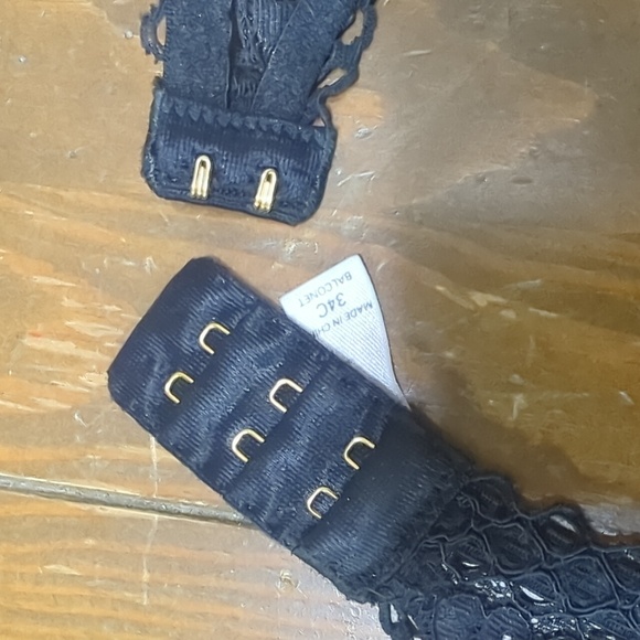 VS Floral Lace Balconet Bra 34C - Picture 7 of 7